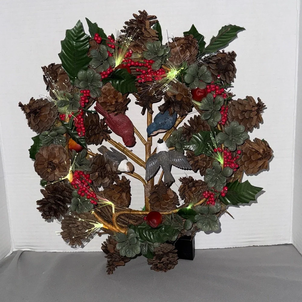 Fiber Optic Holiday Wreath Birds Accorn Holly Berries Color Changing Vintage